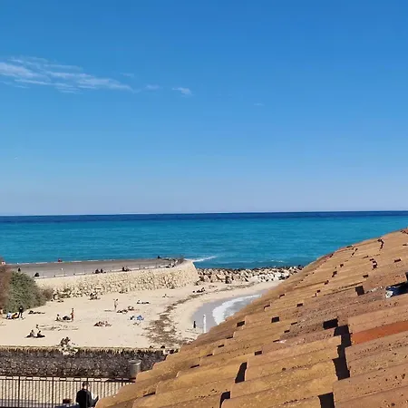 Lovely One Bedroom In The Old Town Of * Αντίμπ