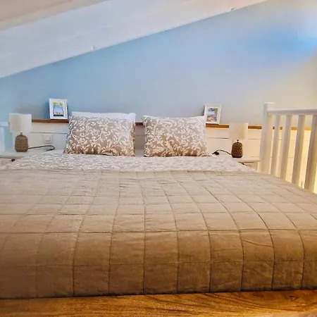 Διαμέρισμα Lovely One Bedroom In The Old Town Of Αντίμπ