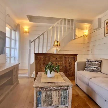 Διαμέρισμα Lovely One Bedroom In The Old Town Of