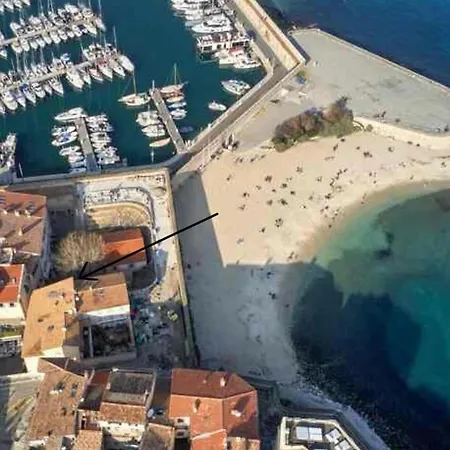 Lovely One Bedroom In The Old Town Of Αντίμπ